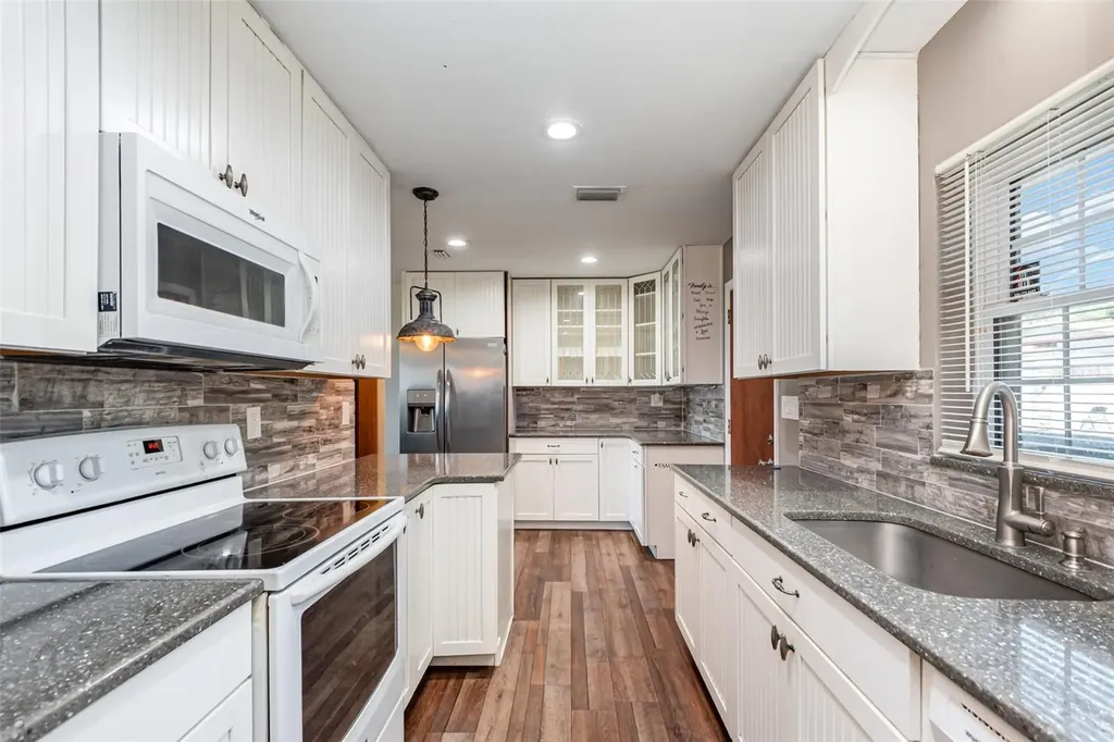 404 Grand Rondo E Crescent City FL 32112