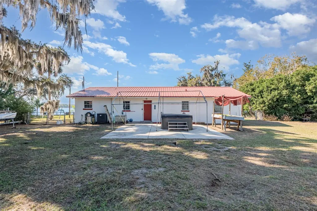 404 Grand Rondo E Crescent City FL 32112