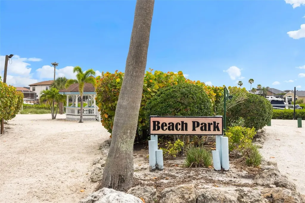 1005 Piano Lane Apollo Beach FL 33572