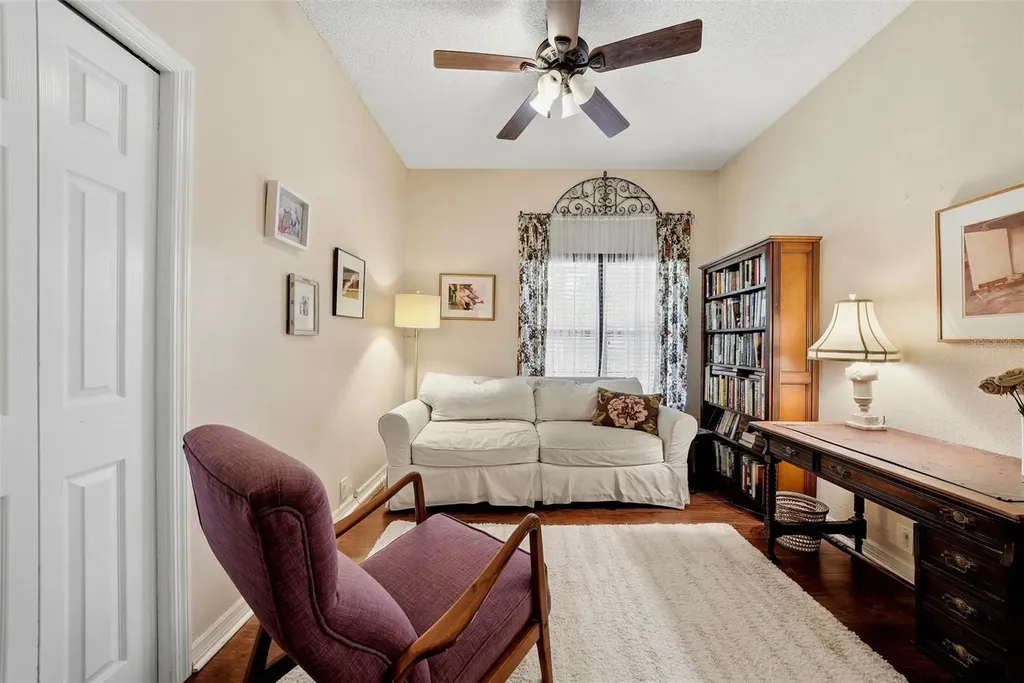 328 Los Prados Drive Safety Harbor FL 34695