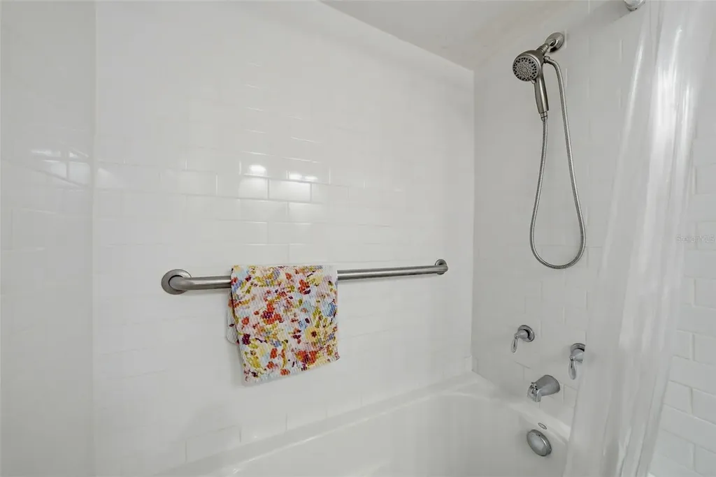 328 Los Prados Drive Safety Harbor FL 34695