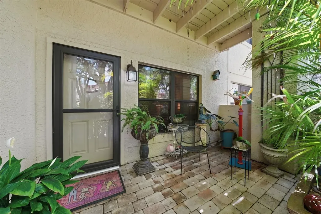 328 Los Prados Drive Safety Harbor FL 34695