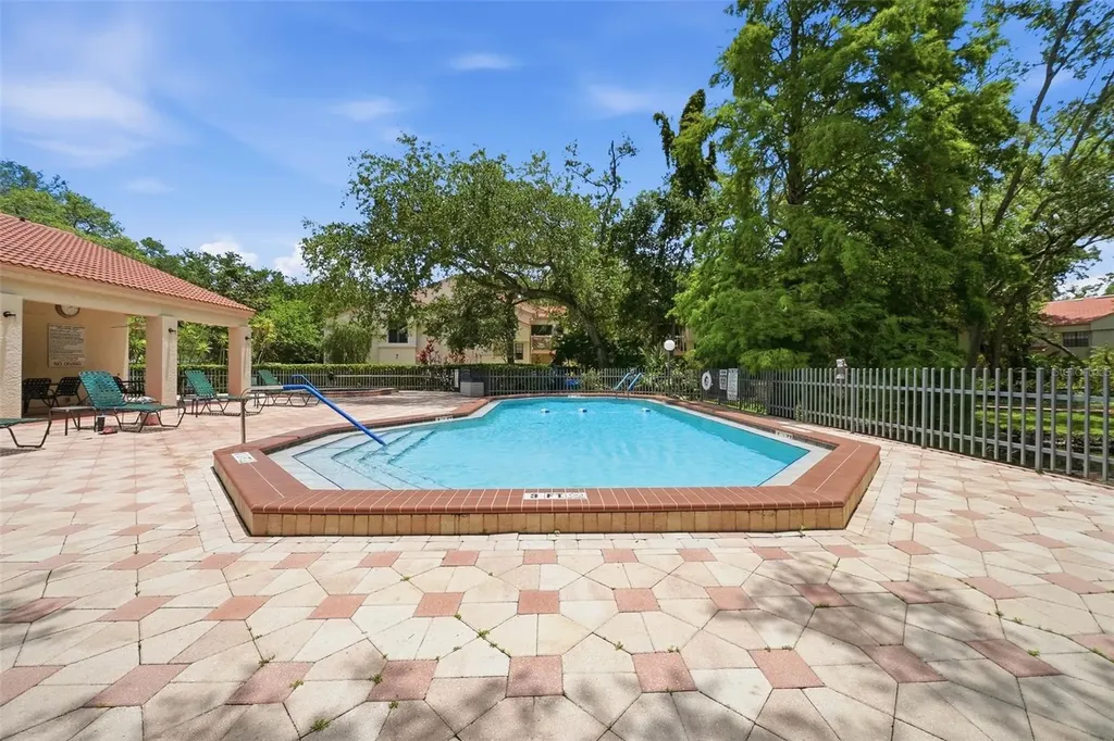 328 Los Prados Drive Safety Harbor FL 34695