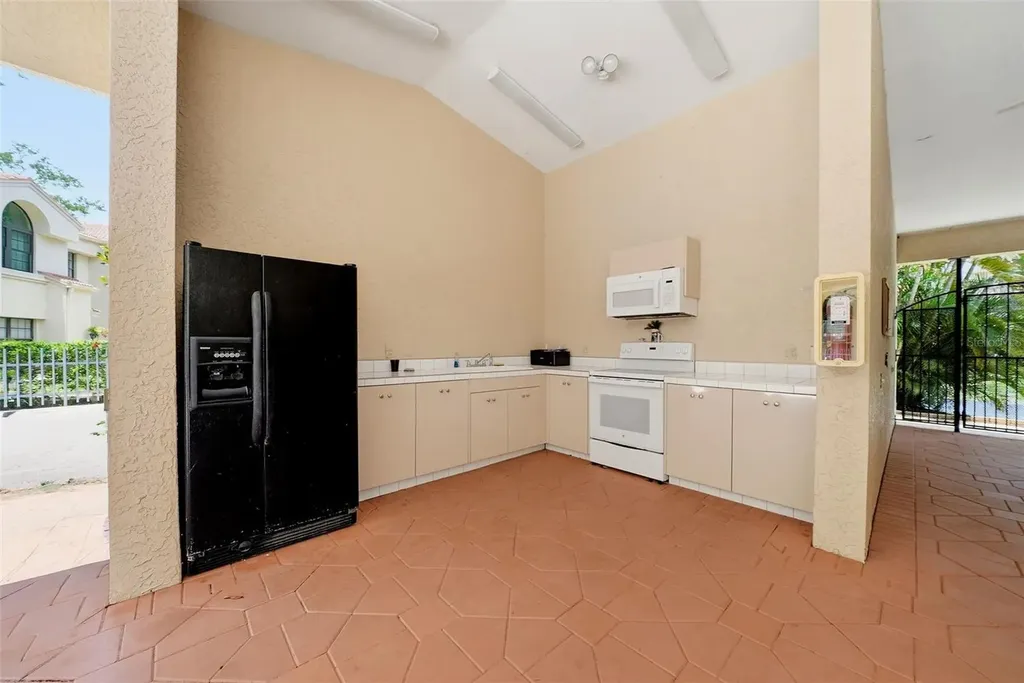 328 Los Prados Drive Safety Harbor FL 34695