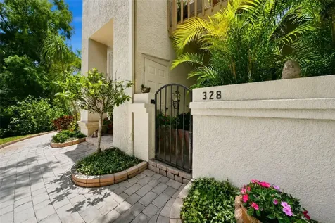 328 Los Prados Drive Safety Harbor FL 34695