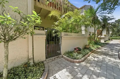 328 Los Prados Drive Safety Harbor FL 34695
