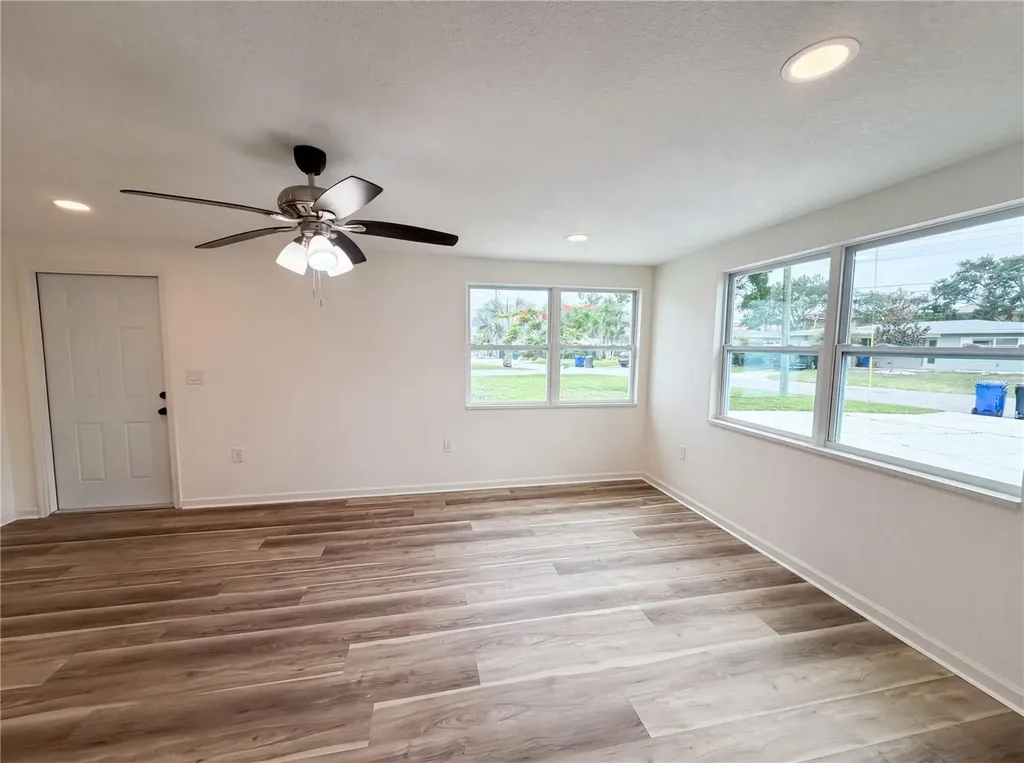 567 Baywood Drive N Dunedin FL 34698