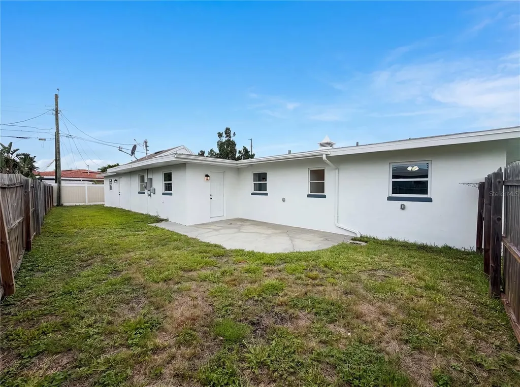 567 Baywood Drive N Dunedin FL 34698