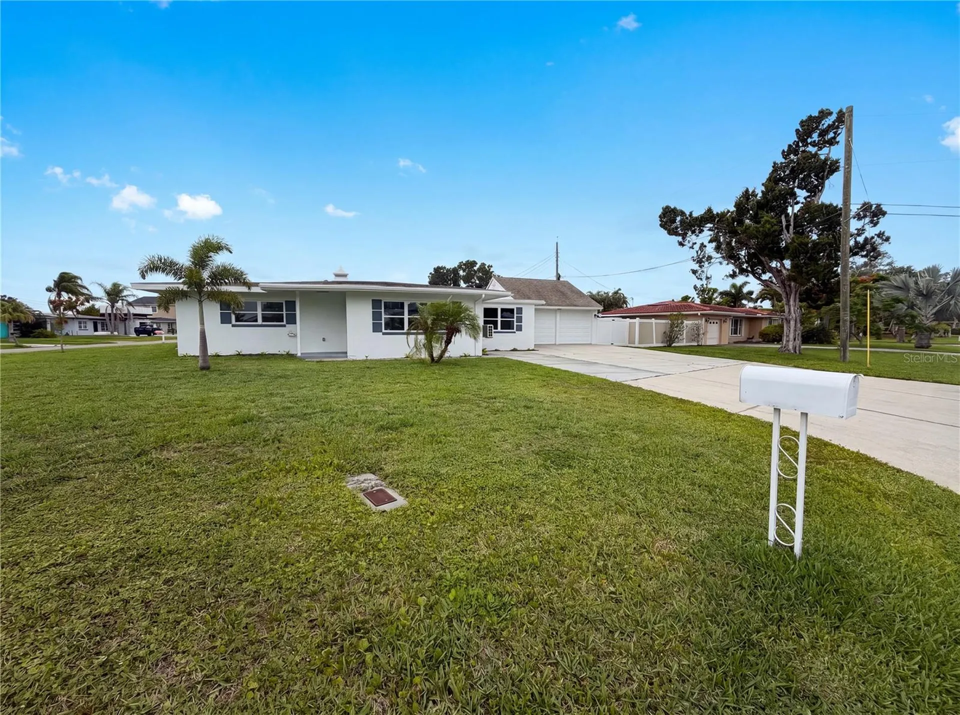567 Baywood Drive N Dunedin FL 34698