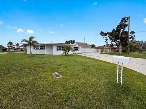 567 Baywood Drive N Dunedin FL 34698