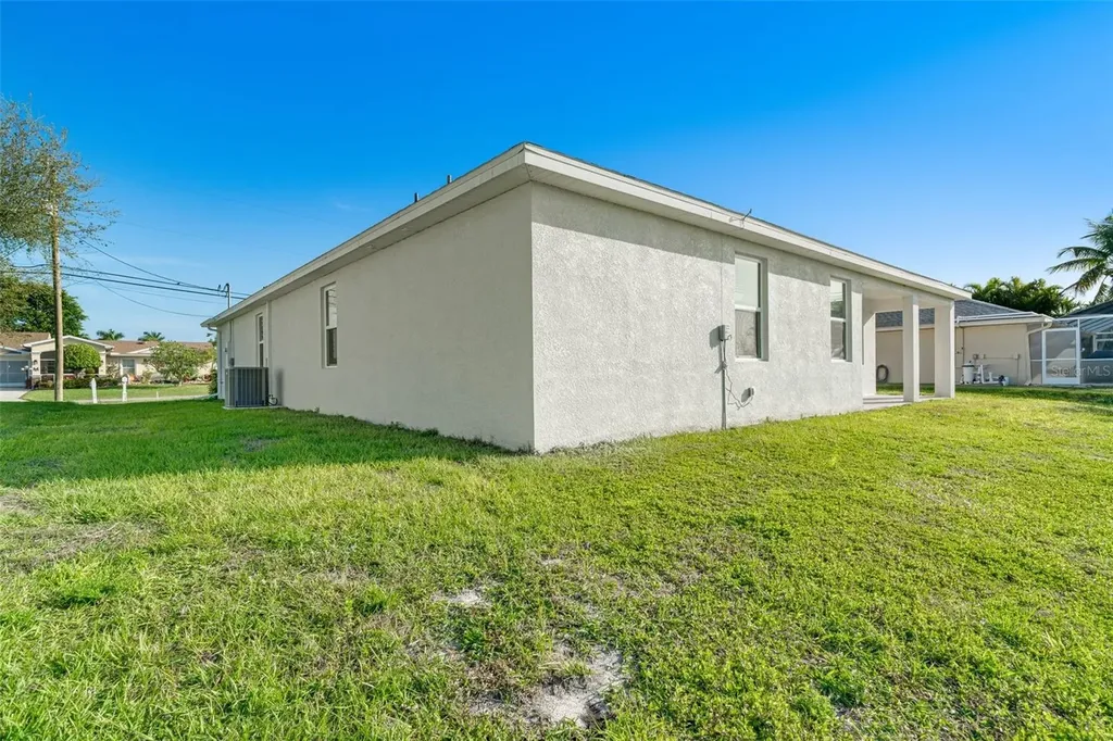 1452 SE 13th Terrace Cape Coral FL 33990