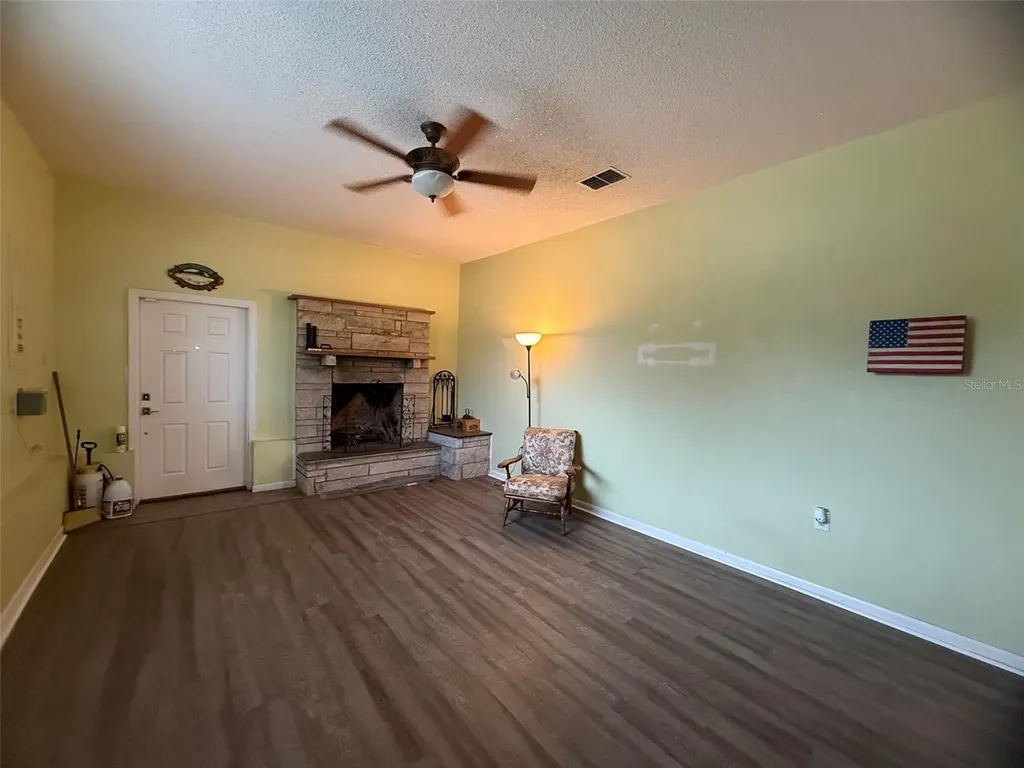 7 Lago Vista Court Davenport FL 33837