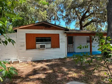 106 Pennsylvania Avenue Pomona Park FL 32181
