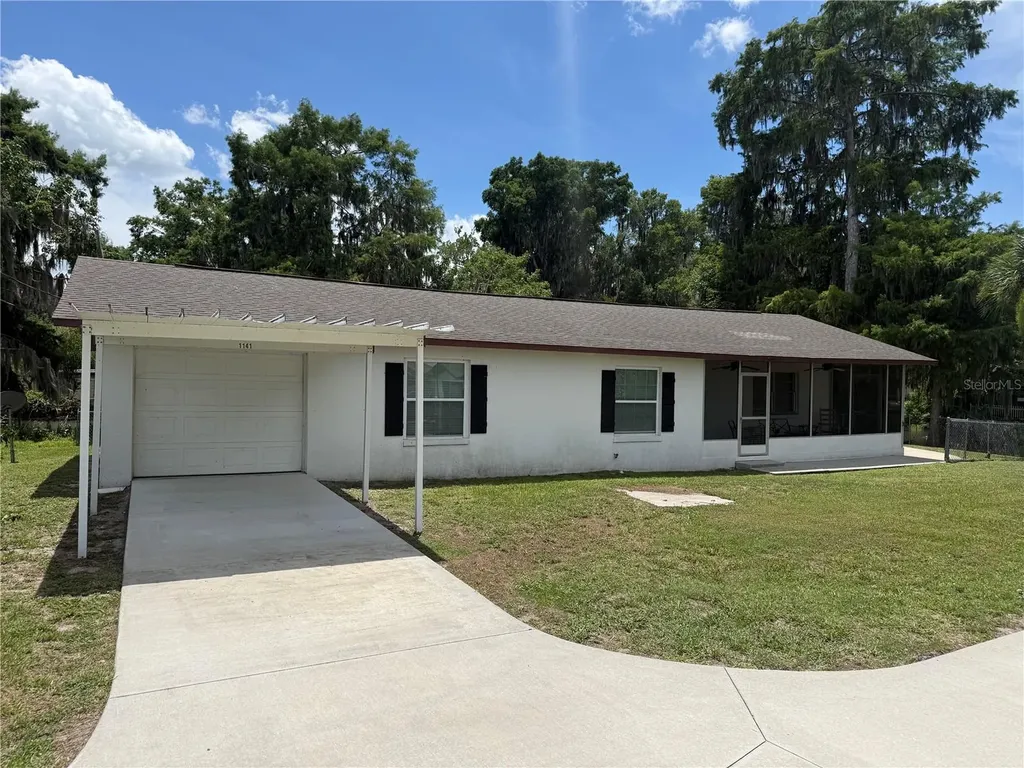 1141 County Road 457 Lake Panasoffkee FL 33538