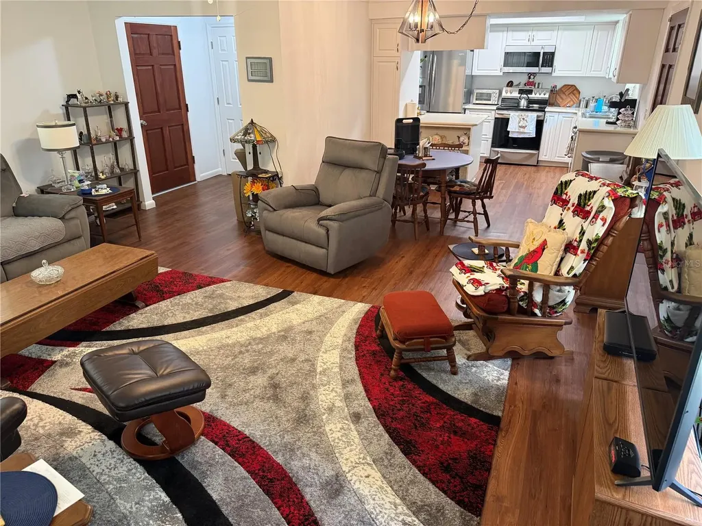 1141 County Road 457 Lake Panasoffkee FL 33538