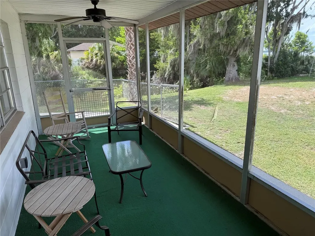 1141 County Road 457 Lake Panasoffkee FL 33538