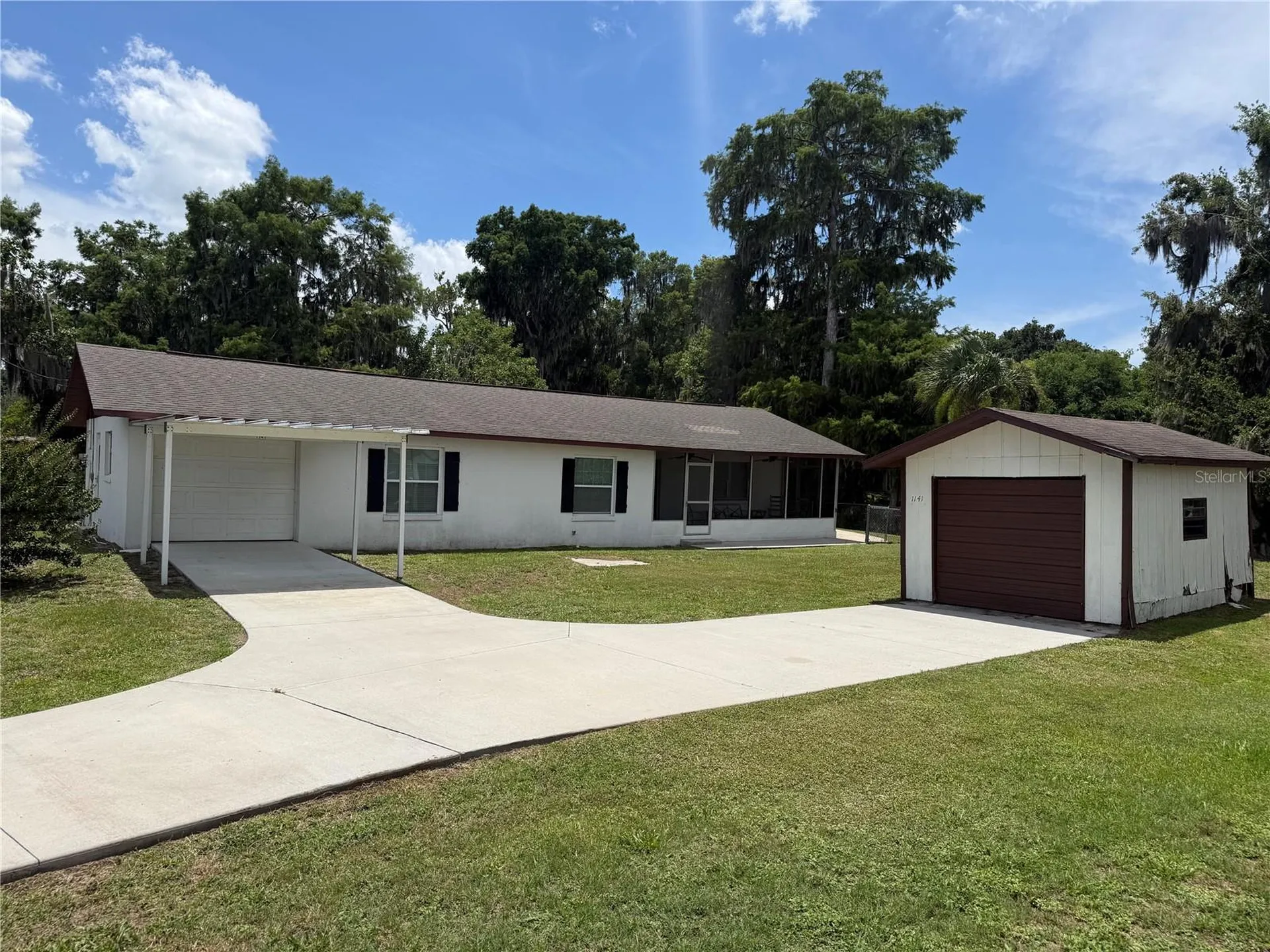 1141 County Road 457 Lake Panasoffkee FL 33538