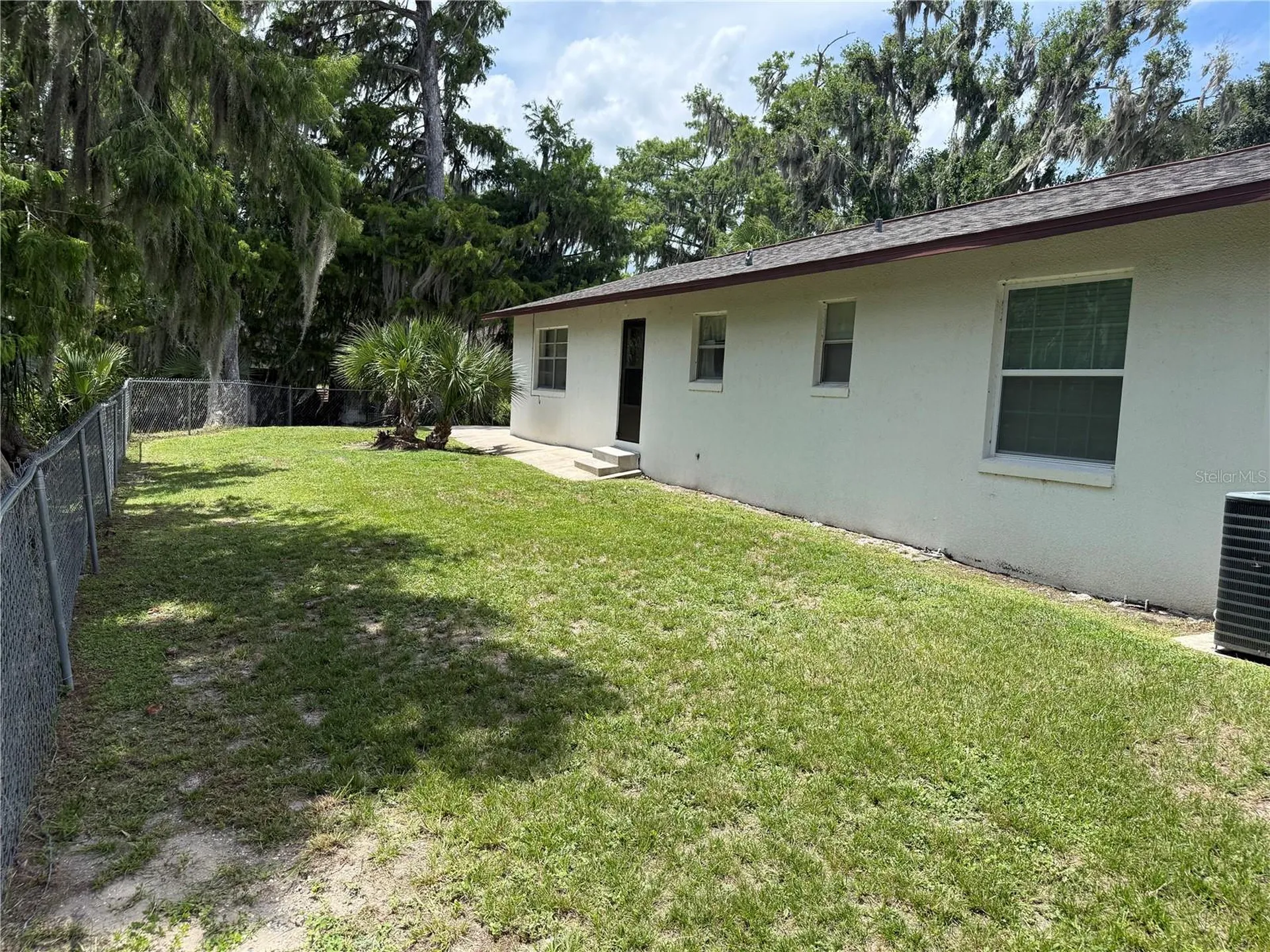 1141 County Road 457 Lake Panasoffkee FL 33538