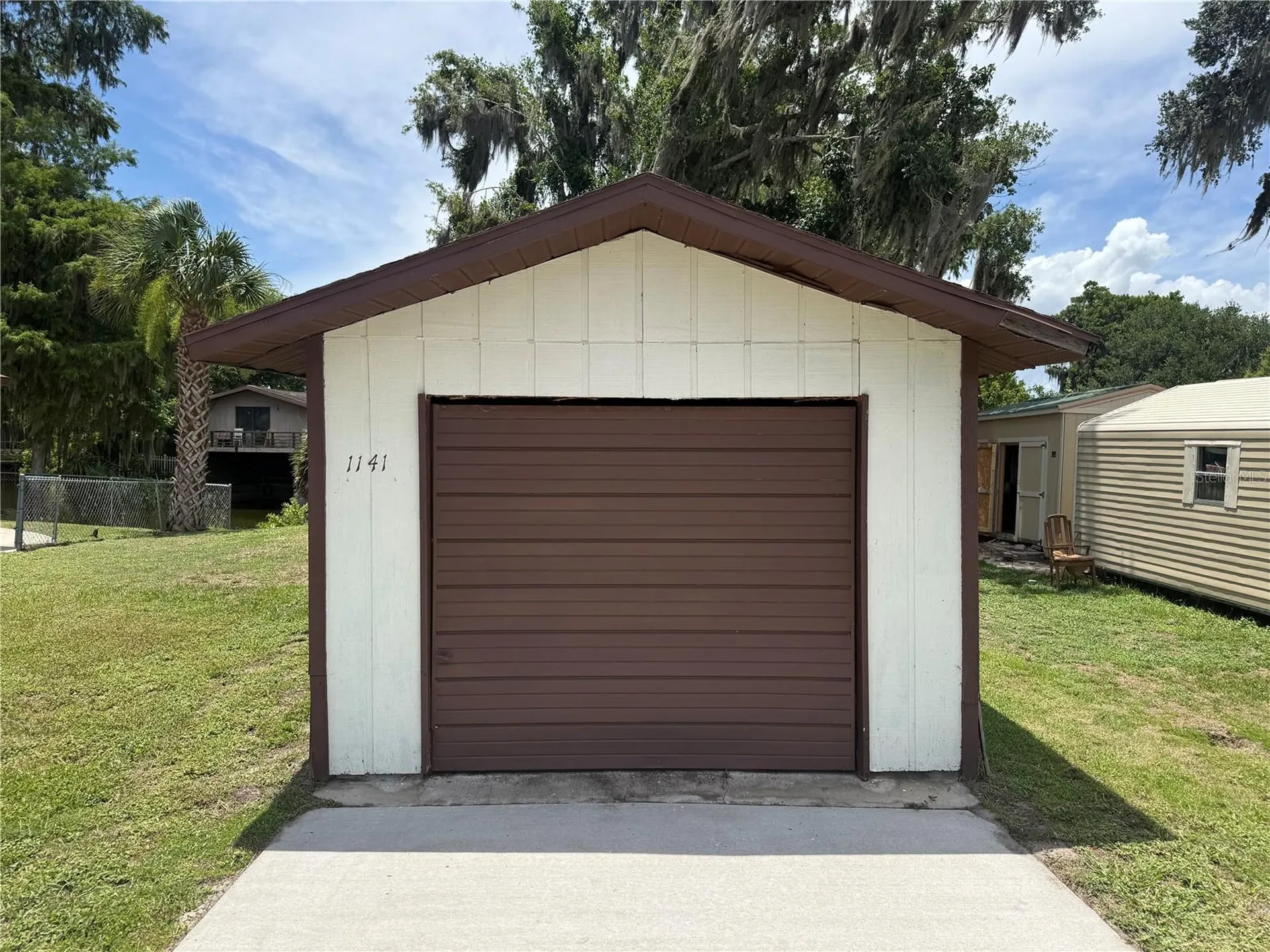 1141 County Road 457 Lake Panasoffkee FL 33538
