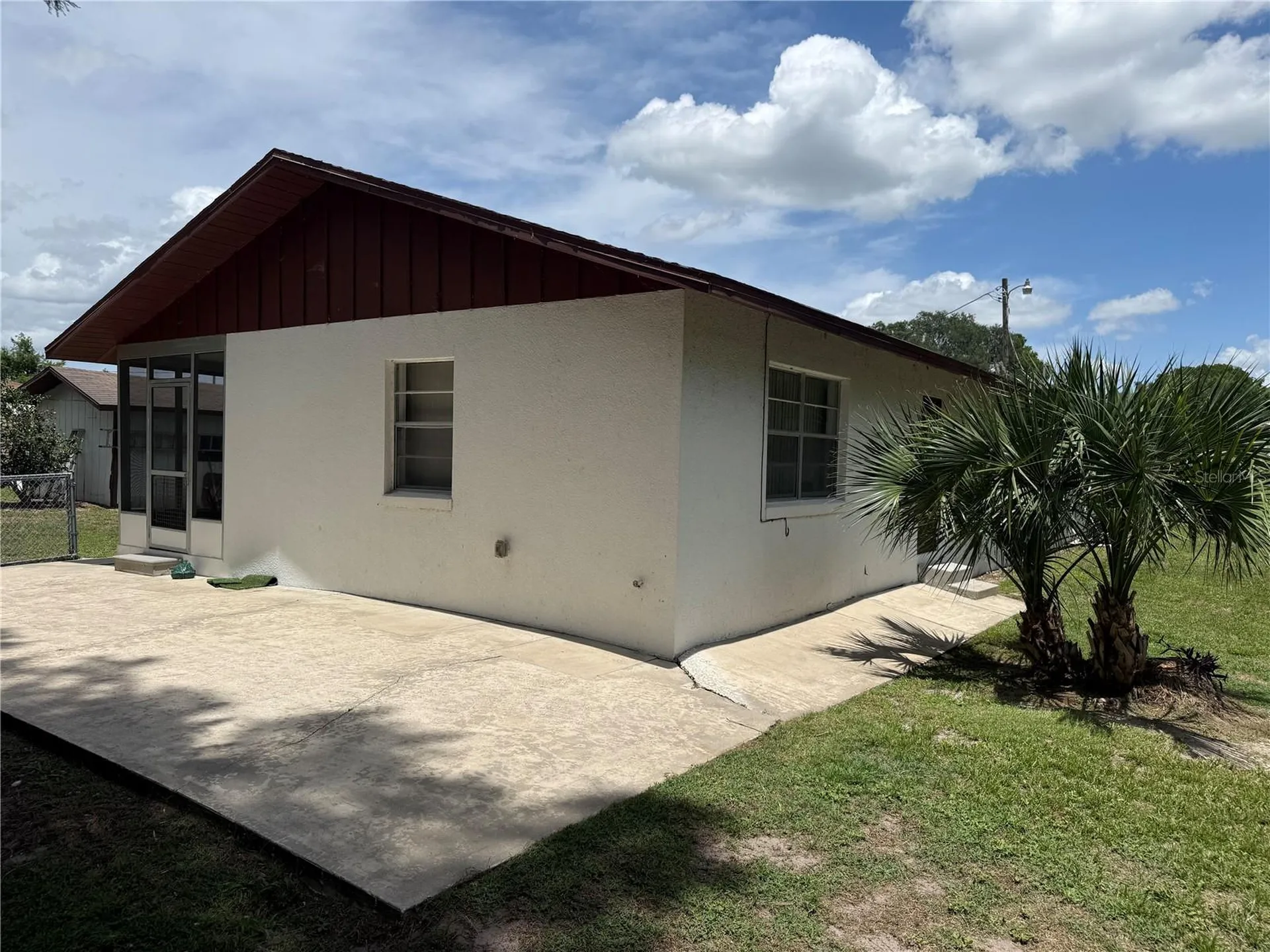 1141 County Road 457 Lake Panasoffkee FL 33538