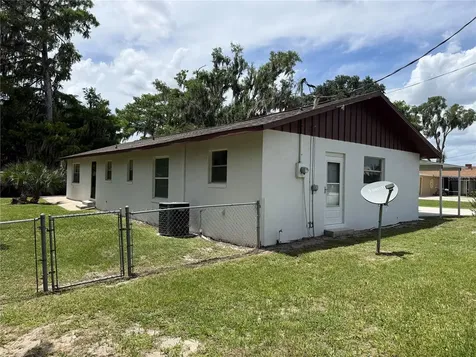 1141 County Road 457 Lake Panasoffkee FL 33538