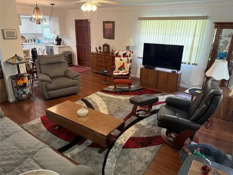1141 County Road 457 Lake Panasoffkee FL 33538