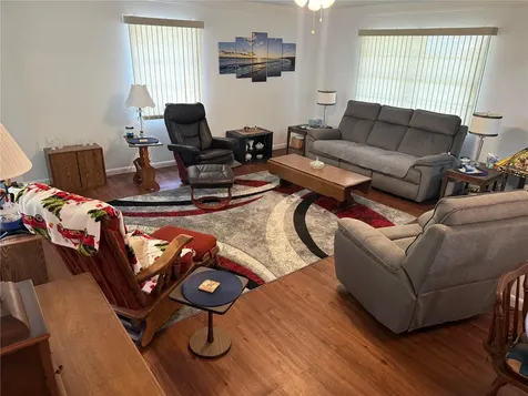 1141 County Road 457 Lake Panasoffkee FL 33538