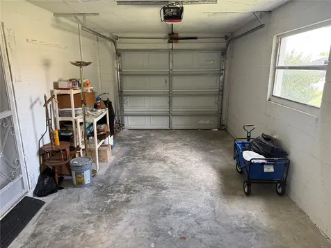 1141 County Road 457 Lake Panasoffkee FL 33538