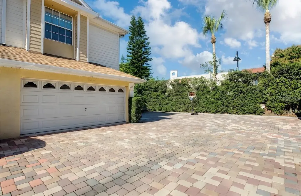 2982 Estancia Place Clearwater FL 33761