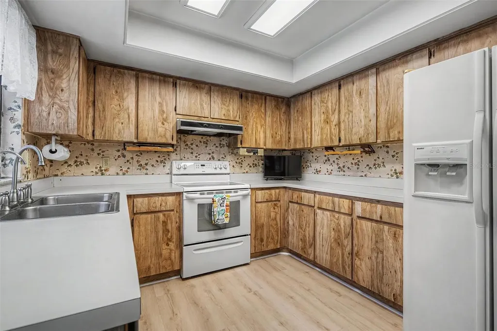 16706 Rolling Rock Drive Tampa FL 33618