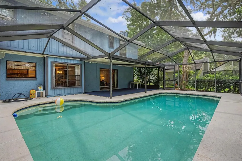 16706 Rolling Rock Drive Tampa FL 33618