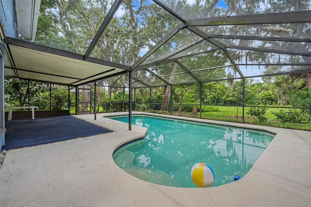 16706 Rolling Rock Drive Tampa FL 33618