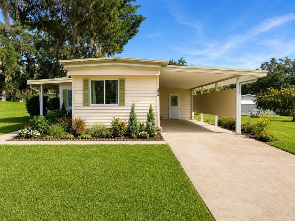 304 Sheerwood Drive Lady Lake FL 32159