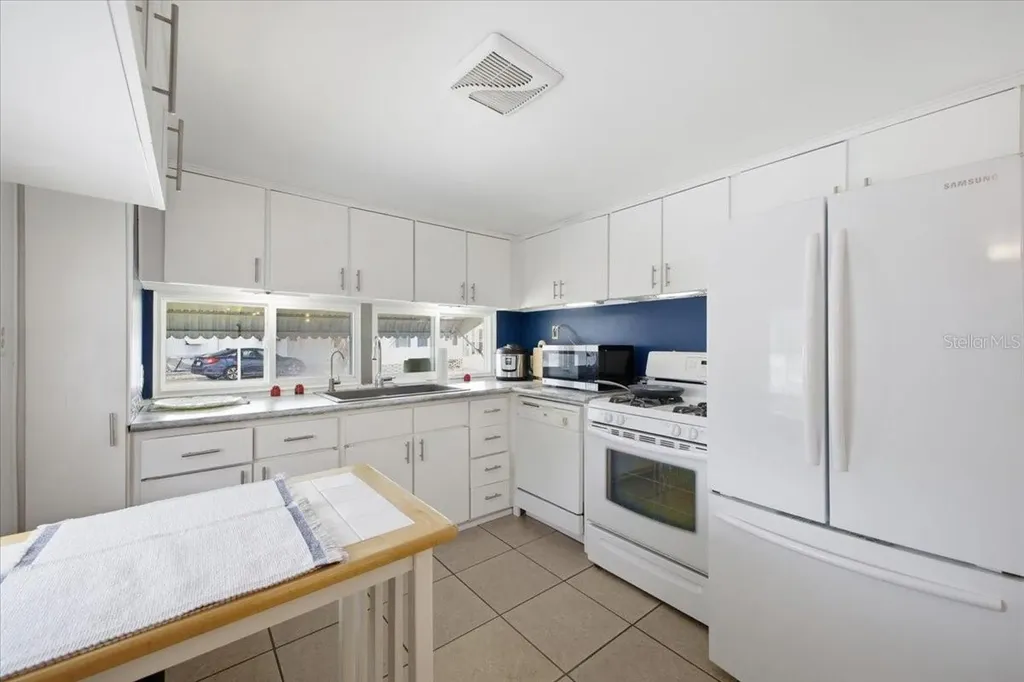 6621 Kansas Street Bradenton FL 34207