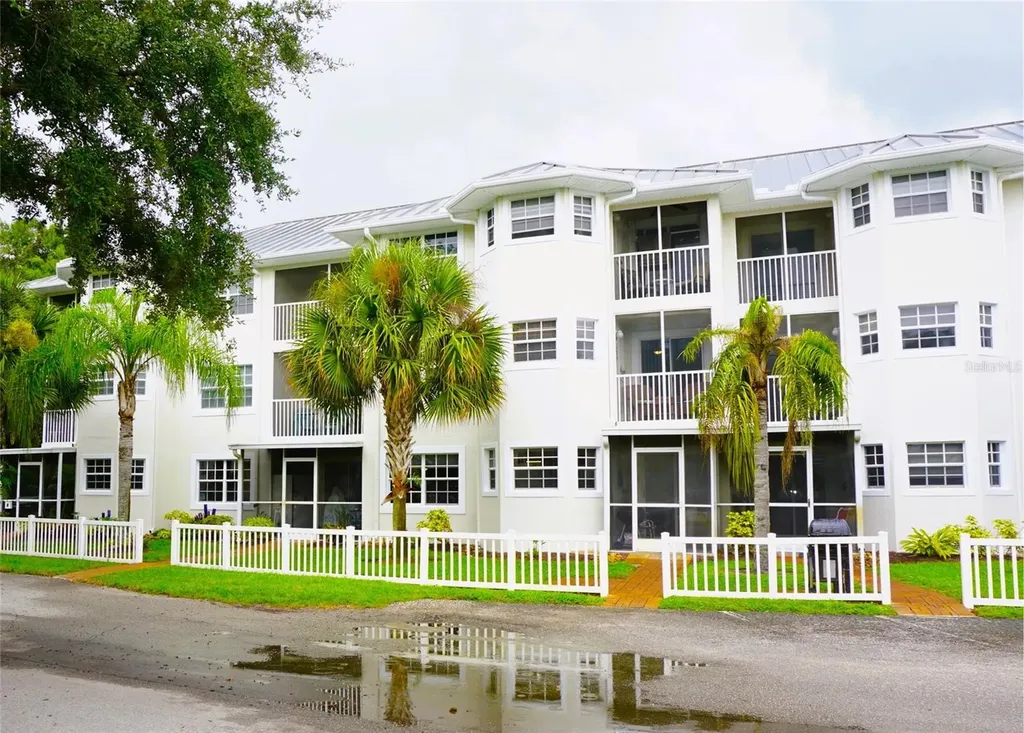 2077 Wetland Point Lutz FL 33558