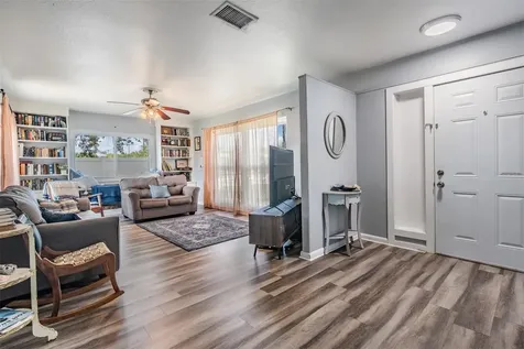 4601 N Emerald Avenue Tampa FL 33614