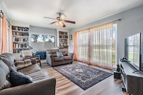 4601 N Emerald Avenue Tampa FL 33614