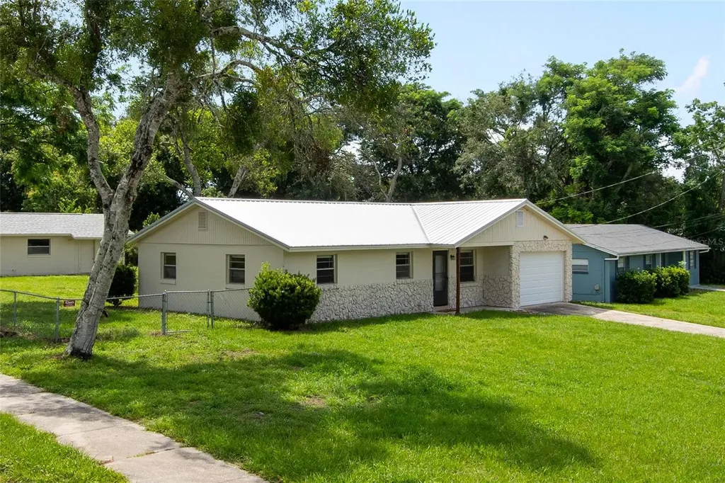 111 Amigos Road Debary FL 32713