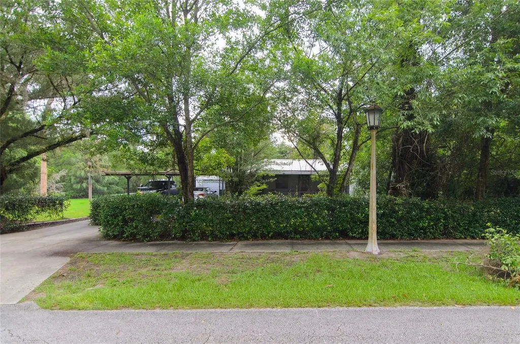 257 Desoto Avenue De Leon Springs FL 32130