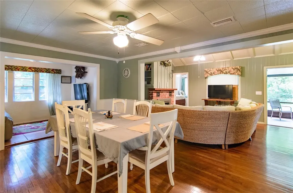 257 Desoto Avenue De Leon Springs FL 32130