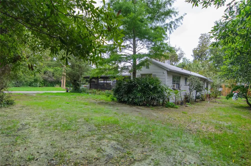 257 Desoto Avenue De Leon Springs FL 32130