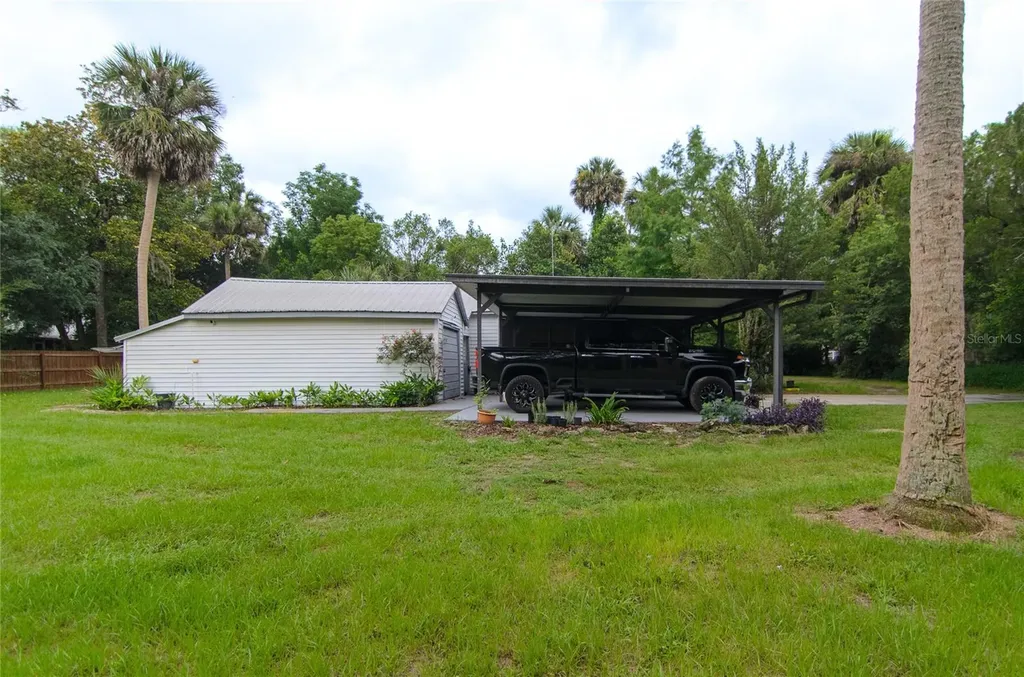 257 Desoto Avenue De Leon Springs FL 32130