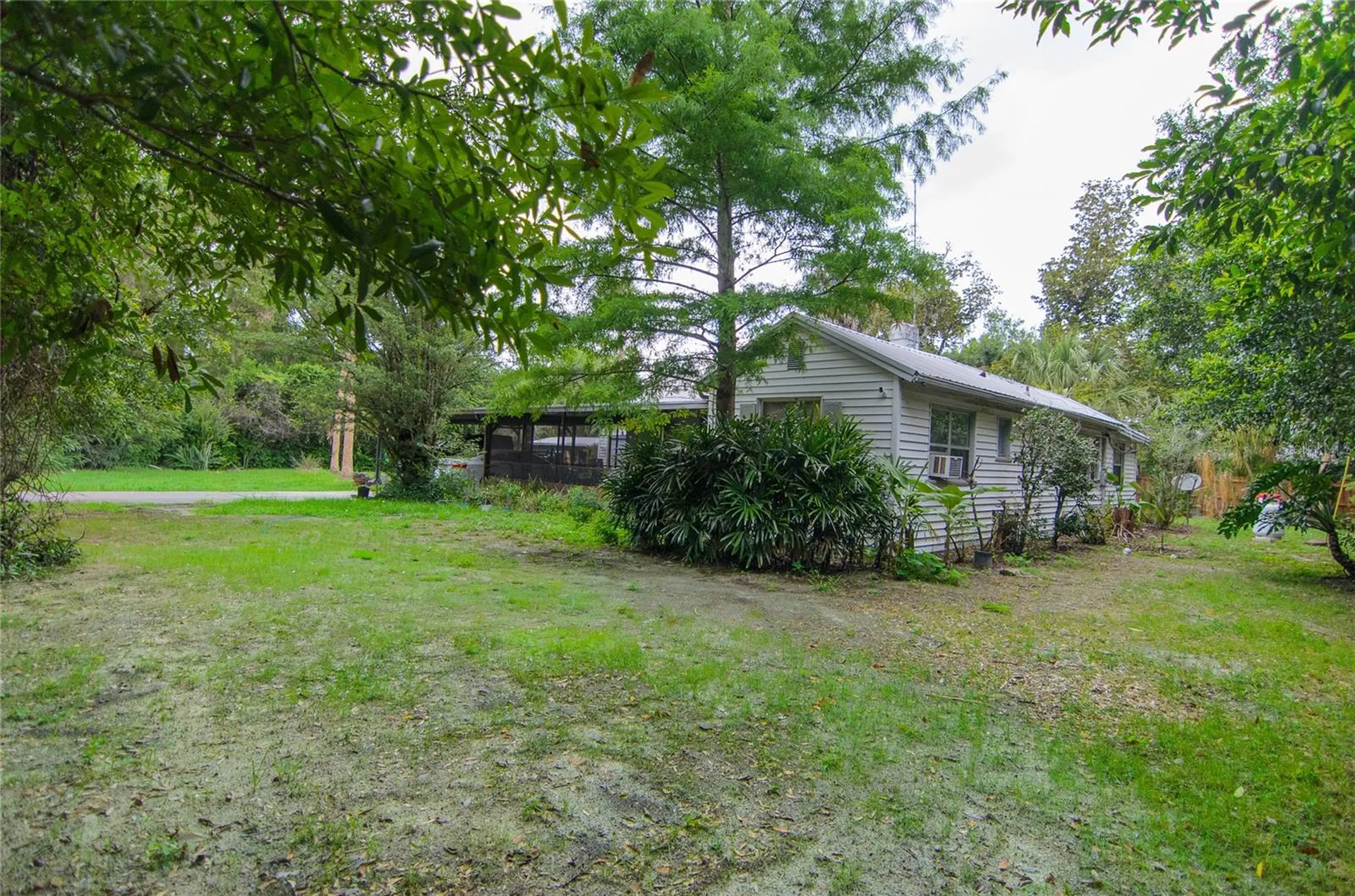 257 Desoto Avenue De Leon Springs FL 32130