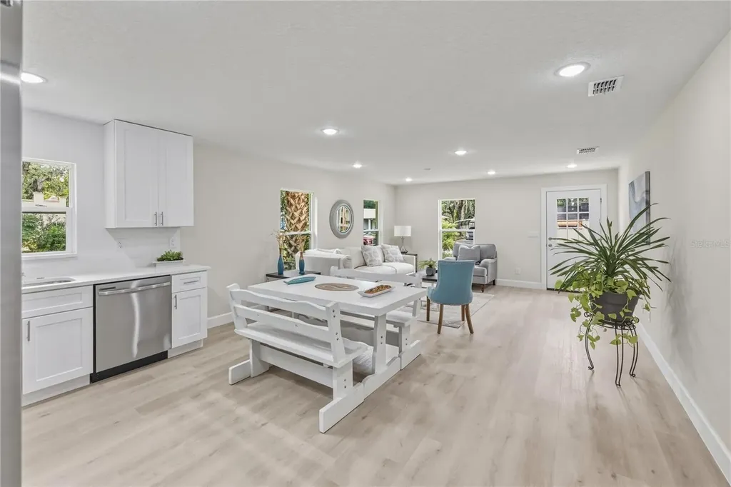 312 Albany Avenue Deland FL 32724