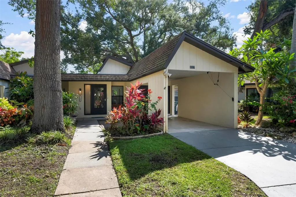 2227 Circlewood Drive Sarasota FL 34231