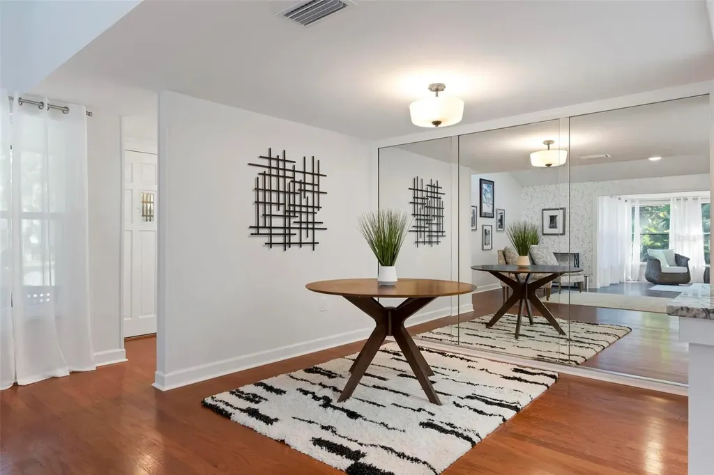 2227 Circlewood Drive Sarasota FL 34231