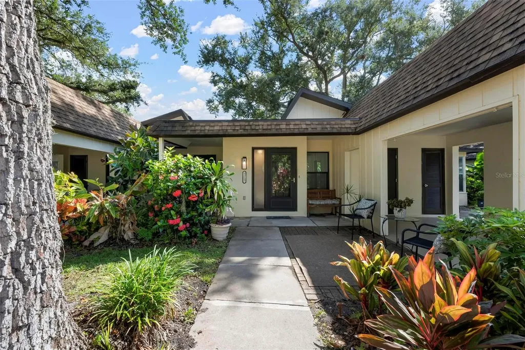 2227 Circlewood Drive Sarasota FL 34231