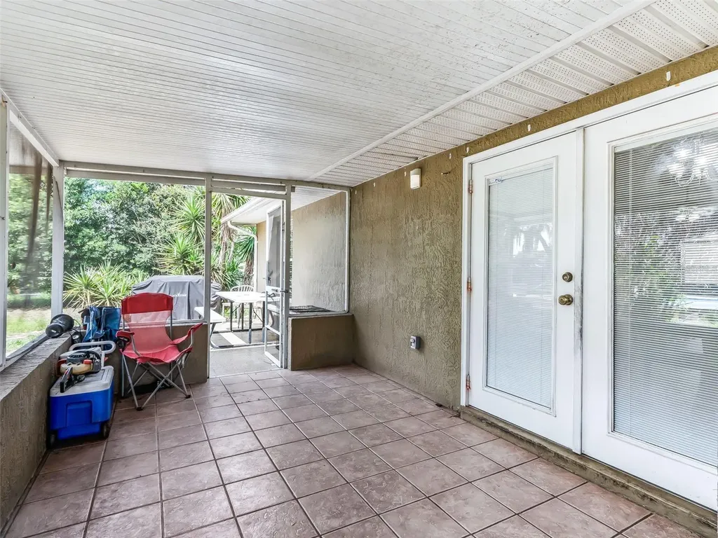 1195 Cr 441 Lake Panasoffkee FL 33538