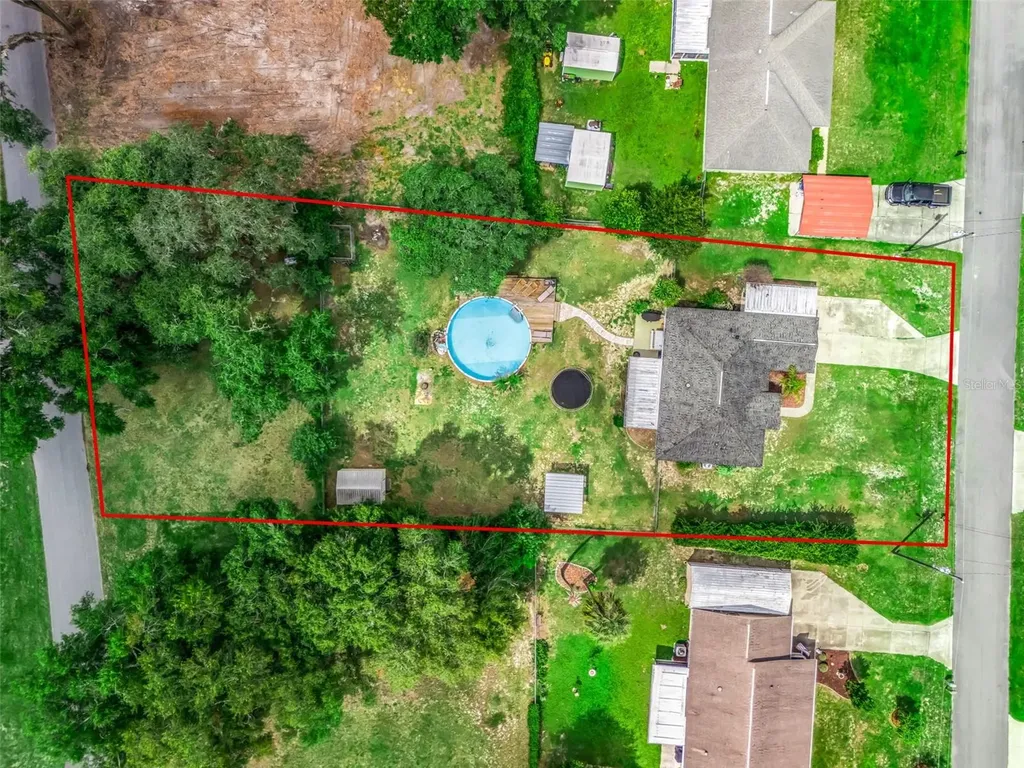 1195 Cr 441 Lake Panasoffkee FL 33538