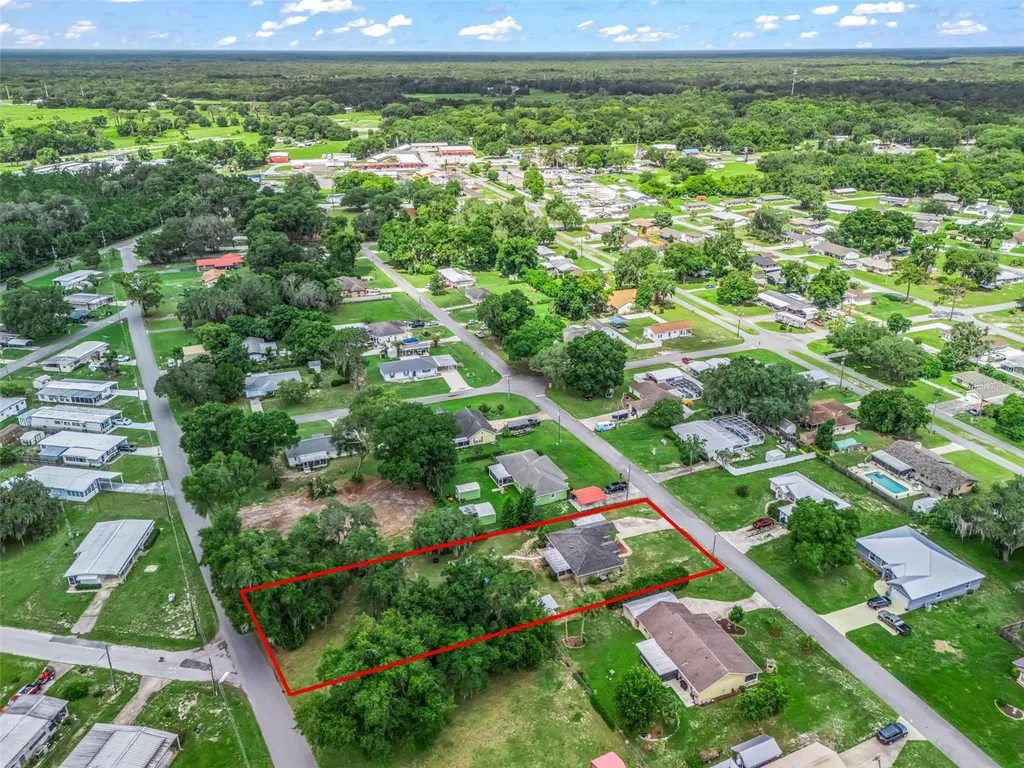 1195 Cr 441 Lake Panasoffkee FL 33538